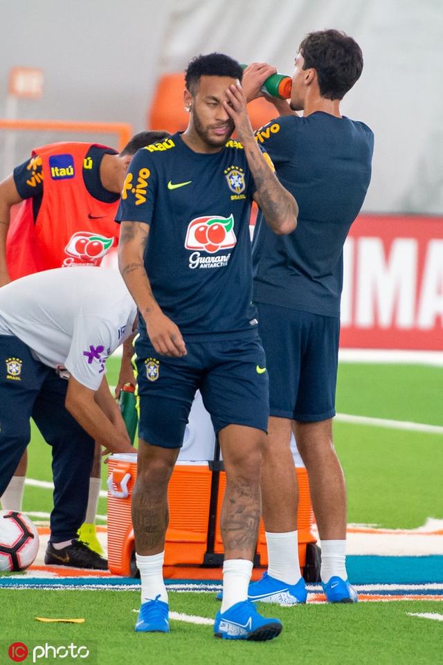 面对青岛队 面对青岛队