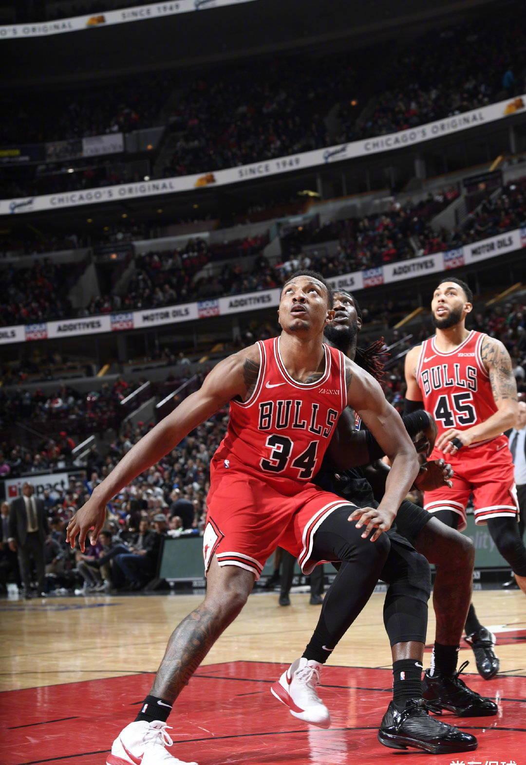 在比分上落 在比分上落