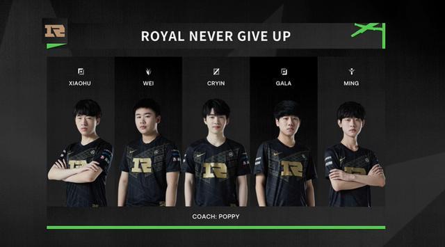 他高高托起 他高高托起