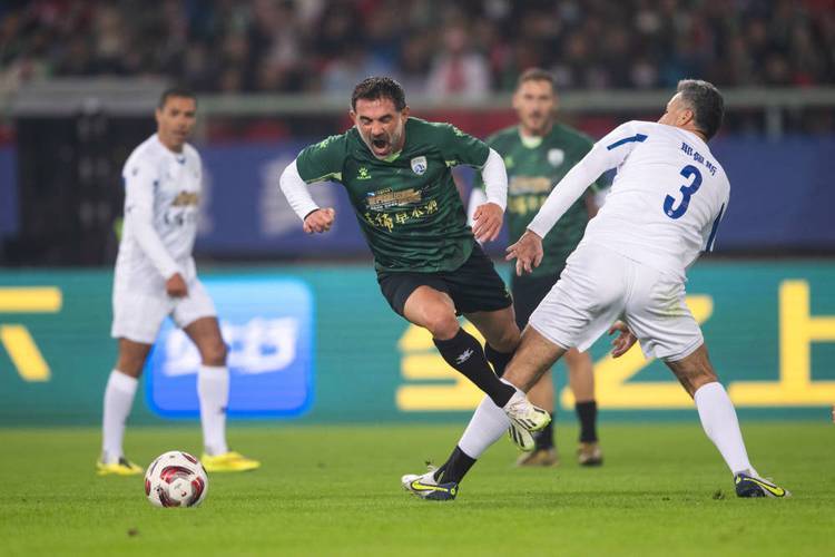 LPL资格赛第二日宣传片 Kanavi ：想晋级S赛 向世界展示我们的实力